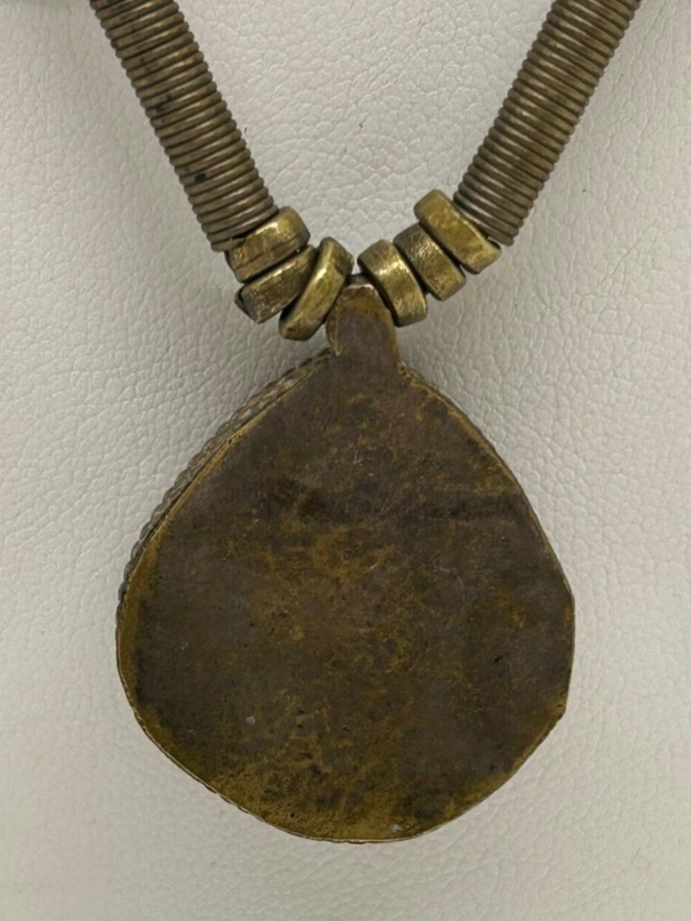 Vintage Bloodstone Jasper Pendant Necklace Green Ethnic Brass Beads Tribal - Picture 11 of 15